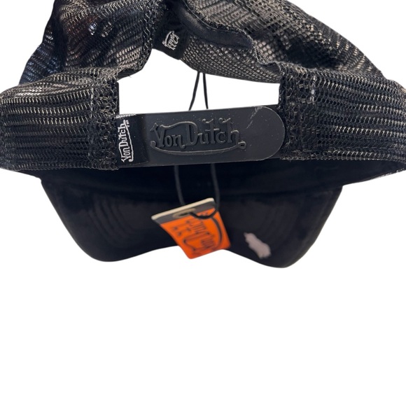 Von Dutch Black and White Logo Trucker Hats - Picture 4 of 7